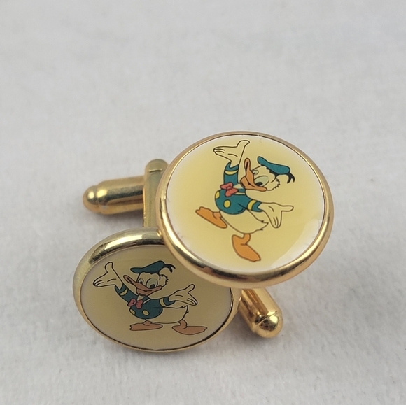 New Without Tags Vintage Looking Donald Duck Goldtone Cufflinks - Picture 3 of 5